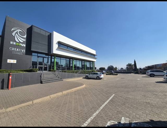 3,137M² WAREHOUSE TO LET IN ALLANDALE